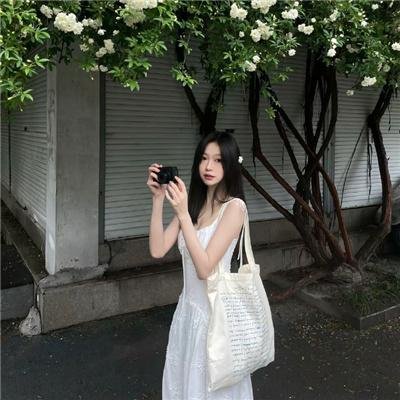 夏日的星期天 海报